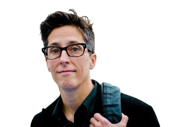 Eine dunkel- und kurzhaarige Frau mit Brille und schwarzem Oberteil namens Alison Bechdel